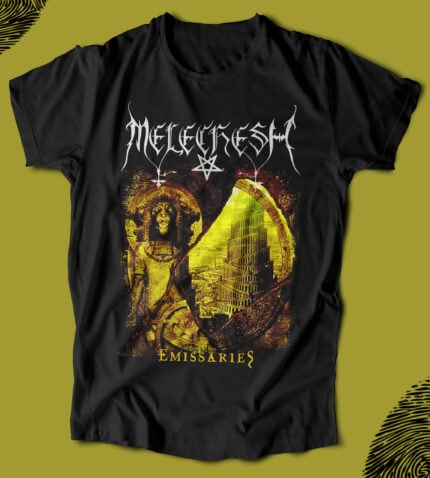 Metallic Déco Tişört, Emissary'ler temalı karanlık ve sanatsal grafikli, günlük stil için ideal siyah tişört. Metal müzik ve alternatif tarz sevenler için uygun tişört tasarımı.