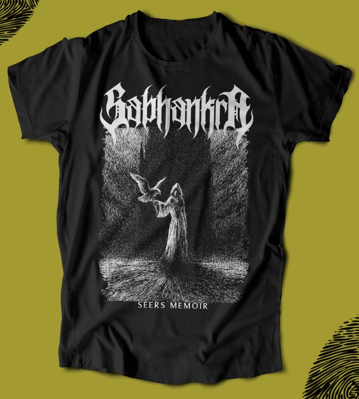 Dinamik siyah tişört, gothic baskılı Hathi Detaylı tasarım, "SEERS MEMOIR" yazısı ile, metal müzik ve alternatif tarz severler için uyumlu, yüksek kaliteli ve rahat giyim ürünü.