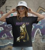 Renkli MIHRİMAH Sultan temalı tişört ile modern tarzınızı yansıtın, rahat kesim ve kaliteli kumaş, uygun fiyatlarla butshirt.com'da.