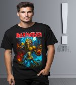 Canavarlar ve kırmızı uçan şeyler içeren Iron Maiden temalı siyah tişört, müzik ve heavy metal tutkunları için ideal. T-shirt rahat kesim ve yüksek kaliteli baskı ile dikkat çekici ve şık.